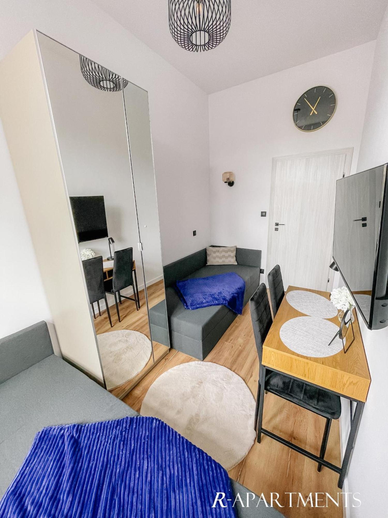 R-apartments *